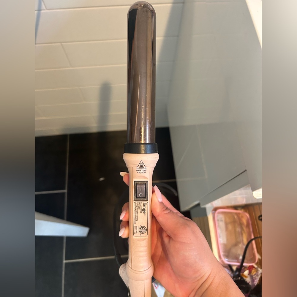 Light pink Curling wand